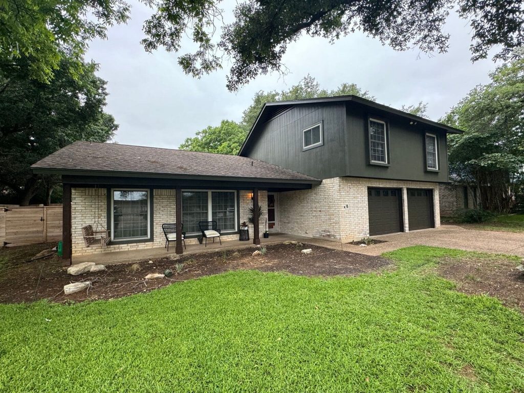 siding contractor in Austin